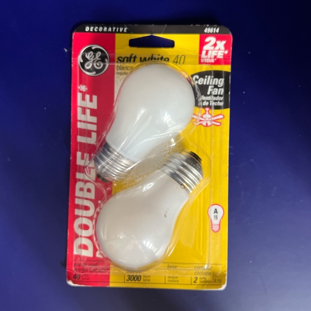 💡 NEW set of 2 GE 40w light bulbs